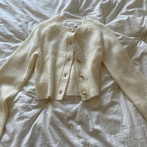 Abercrombie and fitch pearl button cardigan